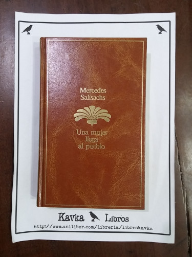 Portada del libro de Una mujer llega al pueblo