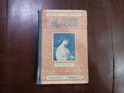 Portada del libro de La Jeune Française. 200 lectures alternées pour les Jeunes Filles