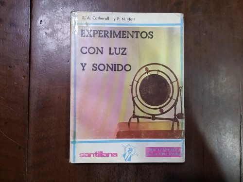 Portada del libro de Experimentos con luz y sonido