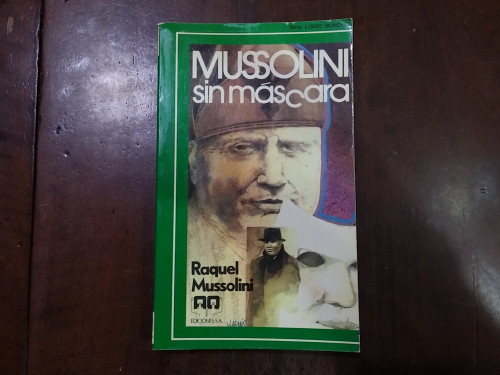 Portada del libro de Mussolini sin máscara