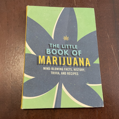 Portada del libro de The little book of marijuana (english)