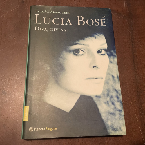 Portada del libro de Lucía Bosé. Diva, divina