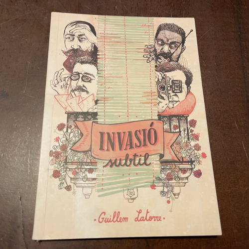 Portada del libro de Invasió subtil (catalán)