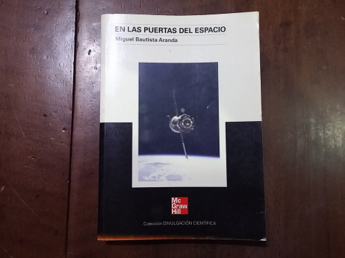 Portada del libro de En las puertas del espacio