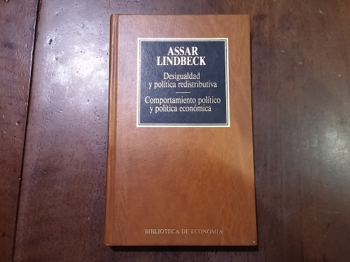 Portada del libro de Desigualdad y política redistributiva