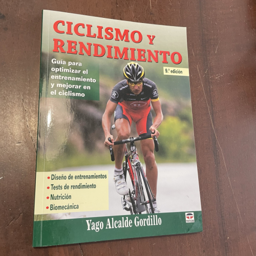 Portada del libro Ciclismo y rendimiento