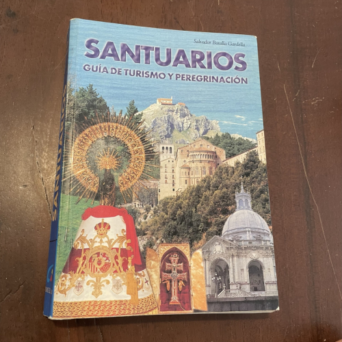 Portada del libro de Santuarios. Guía de turismo y peregrinación