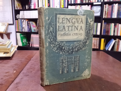 Portada del libro de Lengua latina. Primer curso