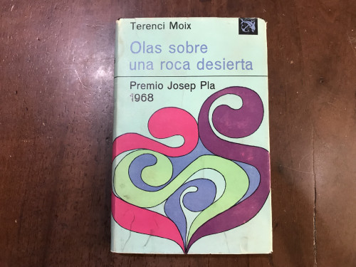 Portada del libro de Olas sobre una roca desierta