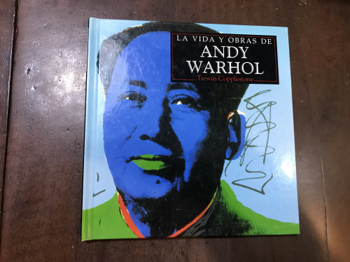 Portada del libro La vida y obras de Andy Warhol