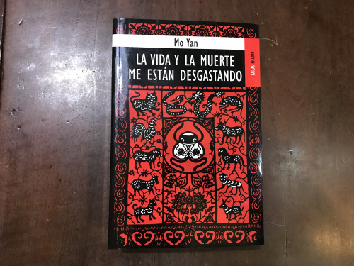 Portada del libro de La vida y la muerte me están desgastando