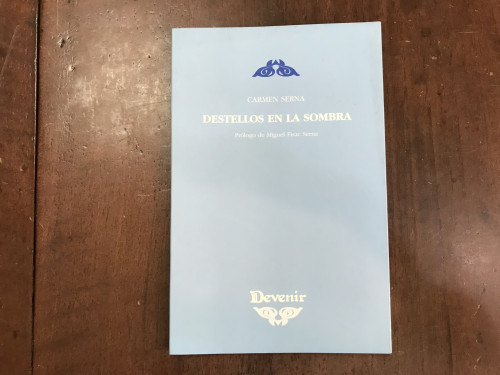 Portada del libro de Destellos en la sombra