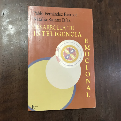 Portada del libro de Desarrolla tu inteligencia emocional