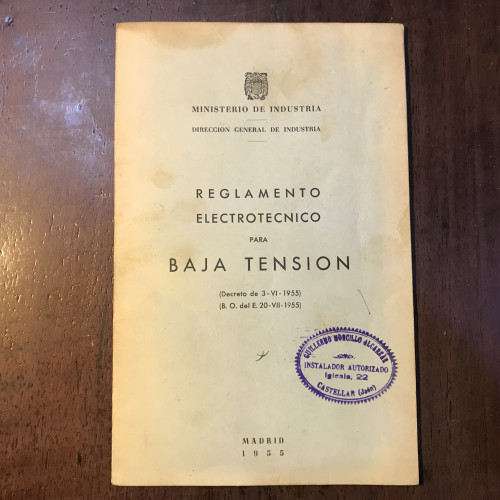 Portada del libro Reglamento electrotécnico para baja tensión