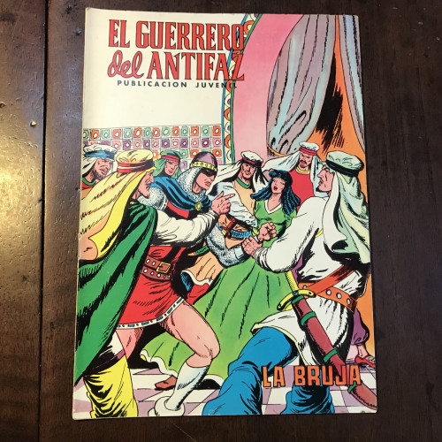 Portada del libro de El guerrero del Antifaz. La bruja. Nº 204