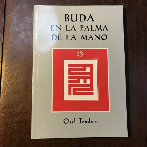 Portada del libro de Buda en la palma de la mano