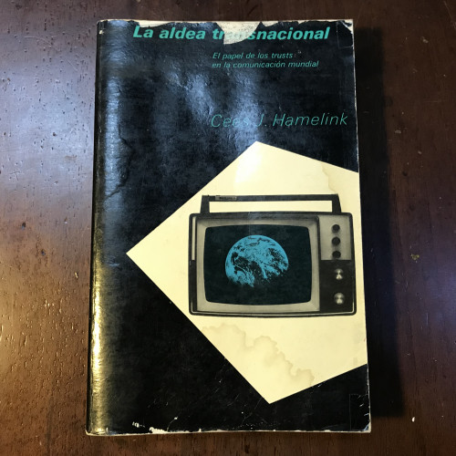 Portada del libro de La aldea transnacional