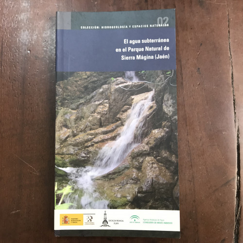 Portada del libro de El agua subterránea en el Parque Natural de las Sierra Mágina (Jaén)