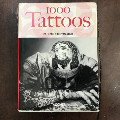 Portada del libro de 1000 Tattoos