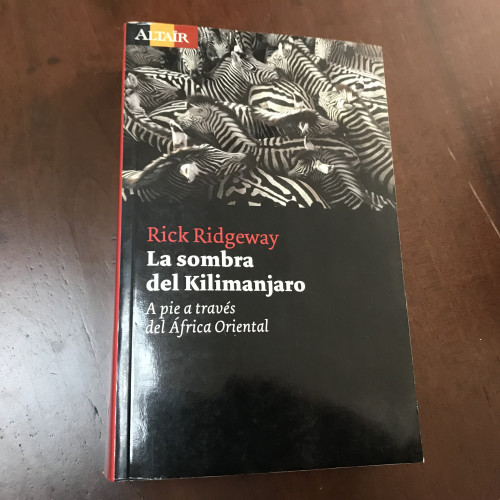Portada del libro de La sombra del Kilimanjaro