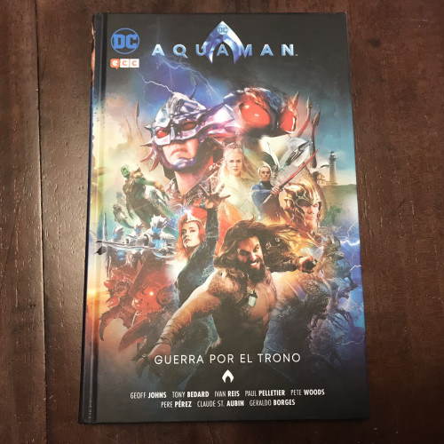 Portada del libro de Aquaman. Guerra por el trono