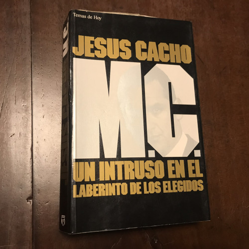 Portada del libro de M.C. Un intruso en el laberinto de los elegidos