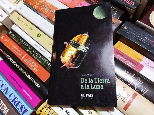 Portada del libro de De la Tierra a la Luna