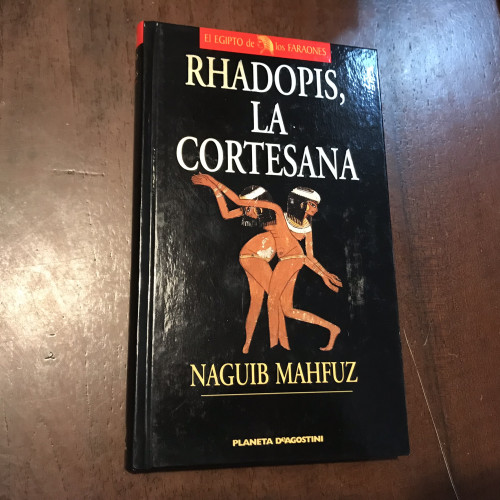 Portada del libro de Rhadopis, la cortesana