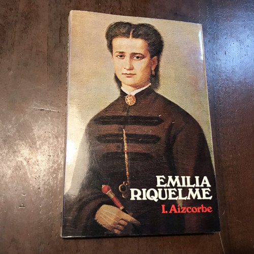 Portada del libro de Emilia Riquelme 1847-1940