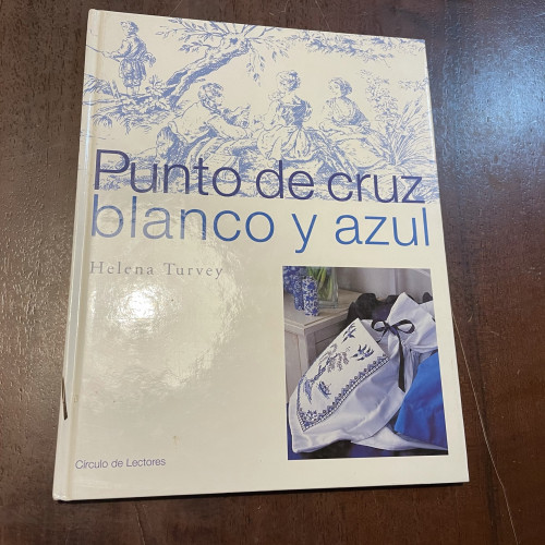 Portada del libro de Punto de cruz blanco y azul