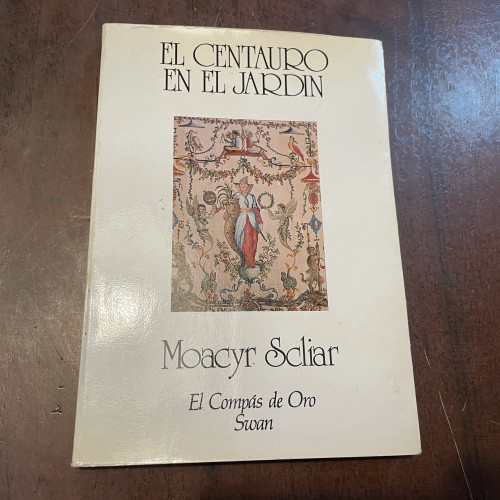 Portada del libro de El centauro en el jardín