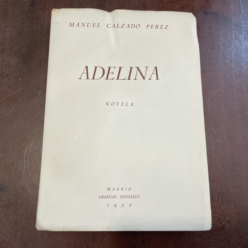 Portada del libro de Adelina