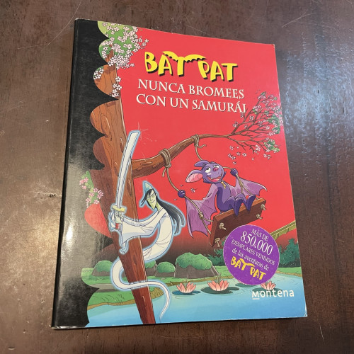 Portada del libro de Bat Pat. Nunca bromees con un samurái
