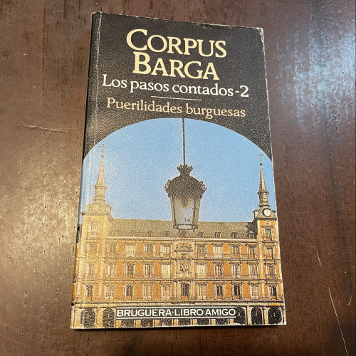 Portada del libro de Puerilidades burguesas. Los pasos contados 2