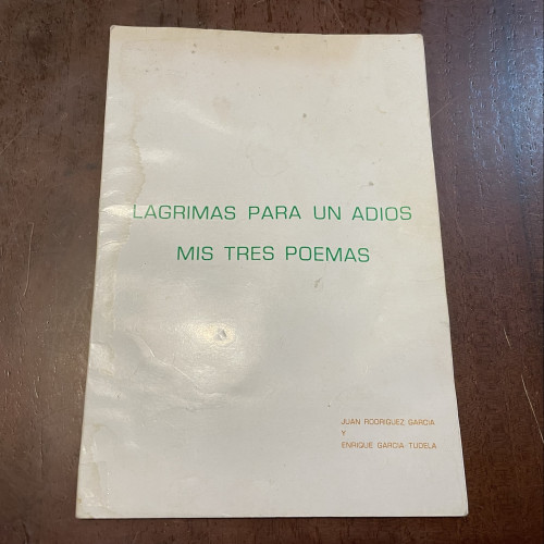 Portada del libro de Lágrimas para un adiós. Mis tres poemas