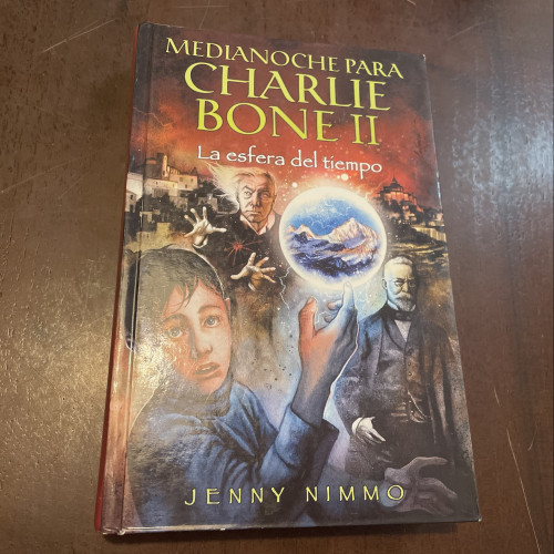 Portada del libro de Medianoche para Charlie Bone I. La esfera del tiempo