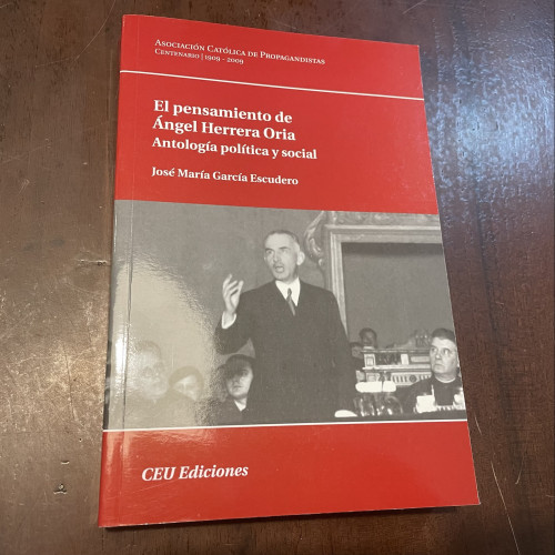 Portada del libro de El pensamiento de Ángel Herrera Oria. Antología política y social