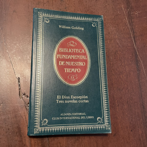 Portada del libro de El Dios Escorpión. Tres novelas cortas