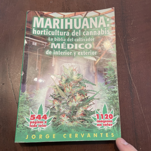 Portada del libro de Marihuana: horticultura del cannabis. La biblia del cultivador médico de interior y exterior