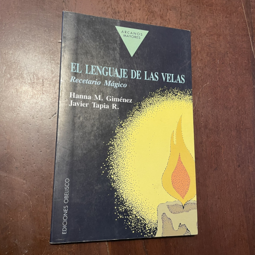 Portada del libro de El lenguaje de las velas. Recetario mágico