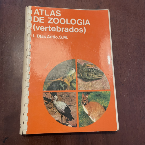 Portada del libro Atlas de zoología (vertebrados)
