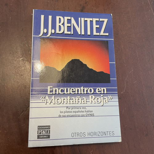 Portada del libro de Encuentro en Montaña Roja