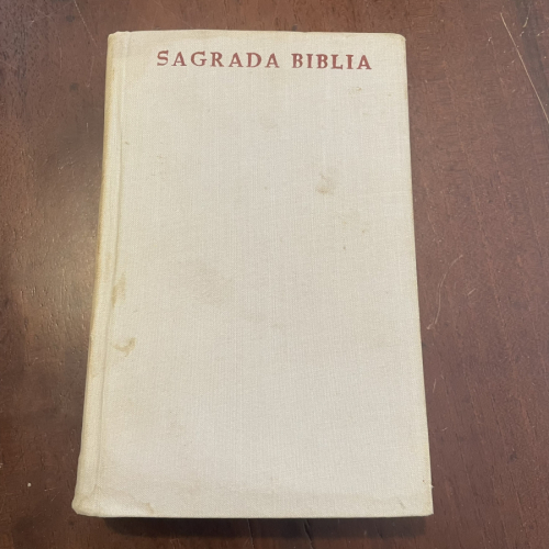 Portada del libro de Sagrada Biblia