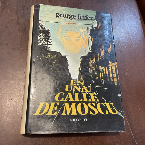 Portada del libro de En una calle de Moscú