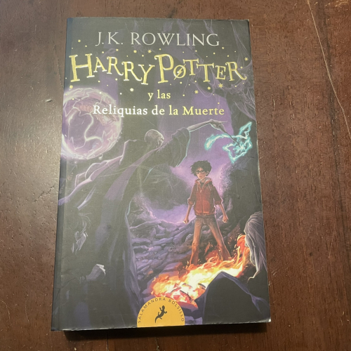 Portada del libro de Harry Potter y las Reliquias de la Muerte