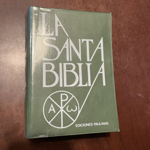 Portada del libro de La Santa Biblia