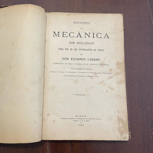 Portada del libro de Nociones de mecánica de sólidos para uso de los estudiantes de física