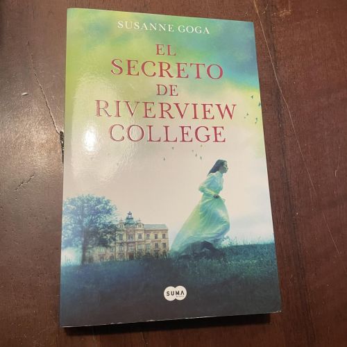 Portada del libro de El secreto de Riverview College