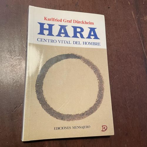 Portada del libro de Hara. Centro vital del hombre
