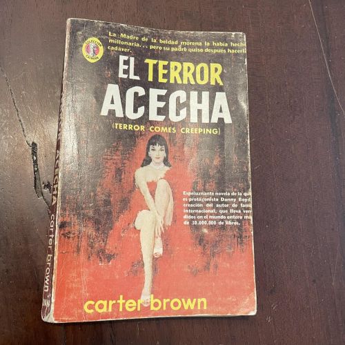 Portada del libro de El terror acecha